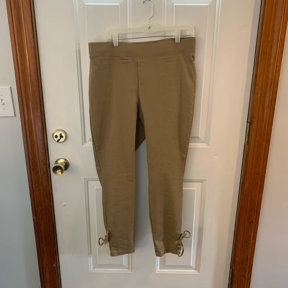 Plus Size Pull on Cropped Ankle Pants